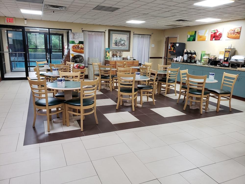Sellersburg Quality Inn & Suites מראה חיצוני תמונה