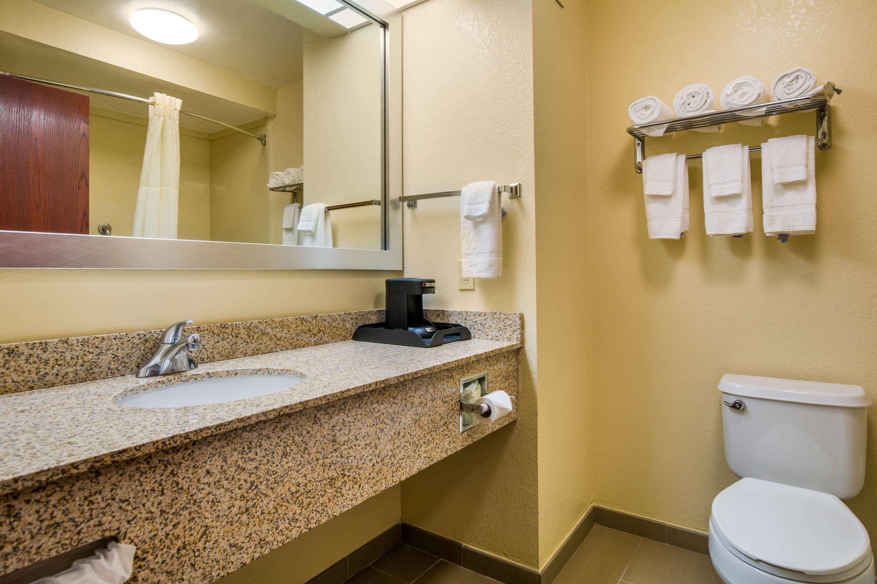 Sellersburg Quality Inn & Suites מראה חיצוני תמונה